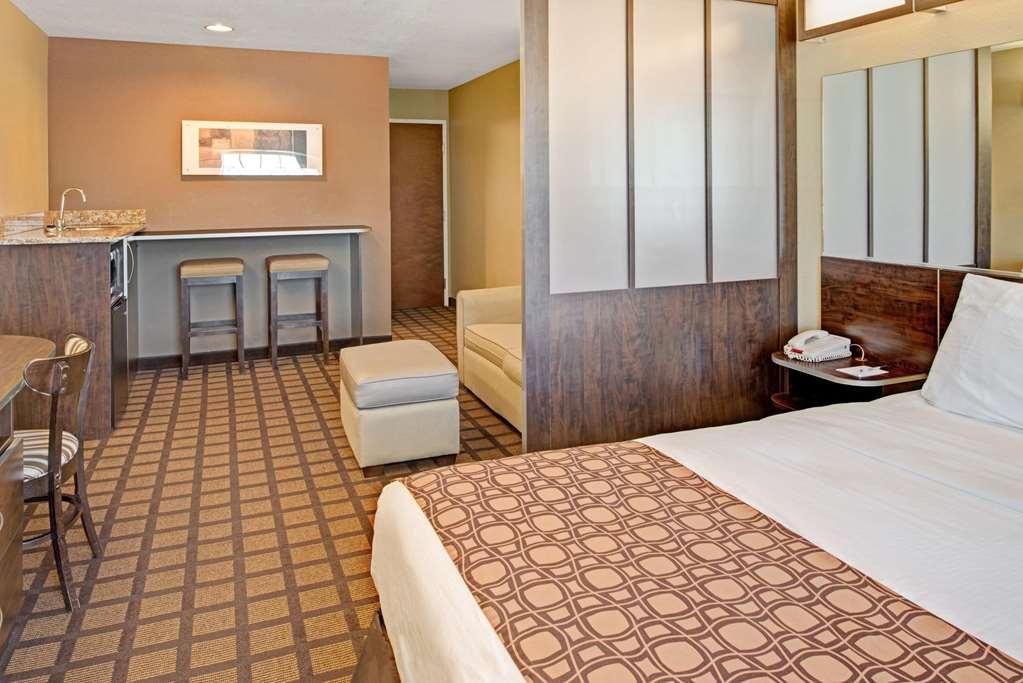 קאונסיל בלאפס Microtel Inn & Suites By Wyndham Bluffs מראה חיצוני תמונה