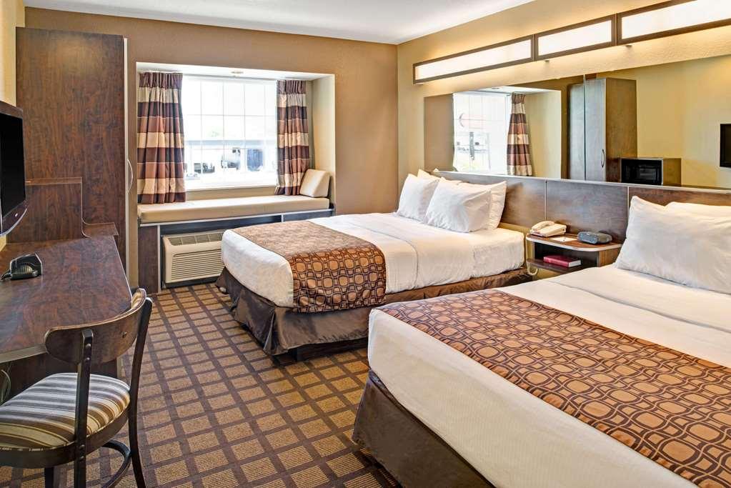 קאונסיל בלאפס Microtel Inn & Suites By Wyndham Bluffs מראה חיצוני תמונה