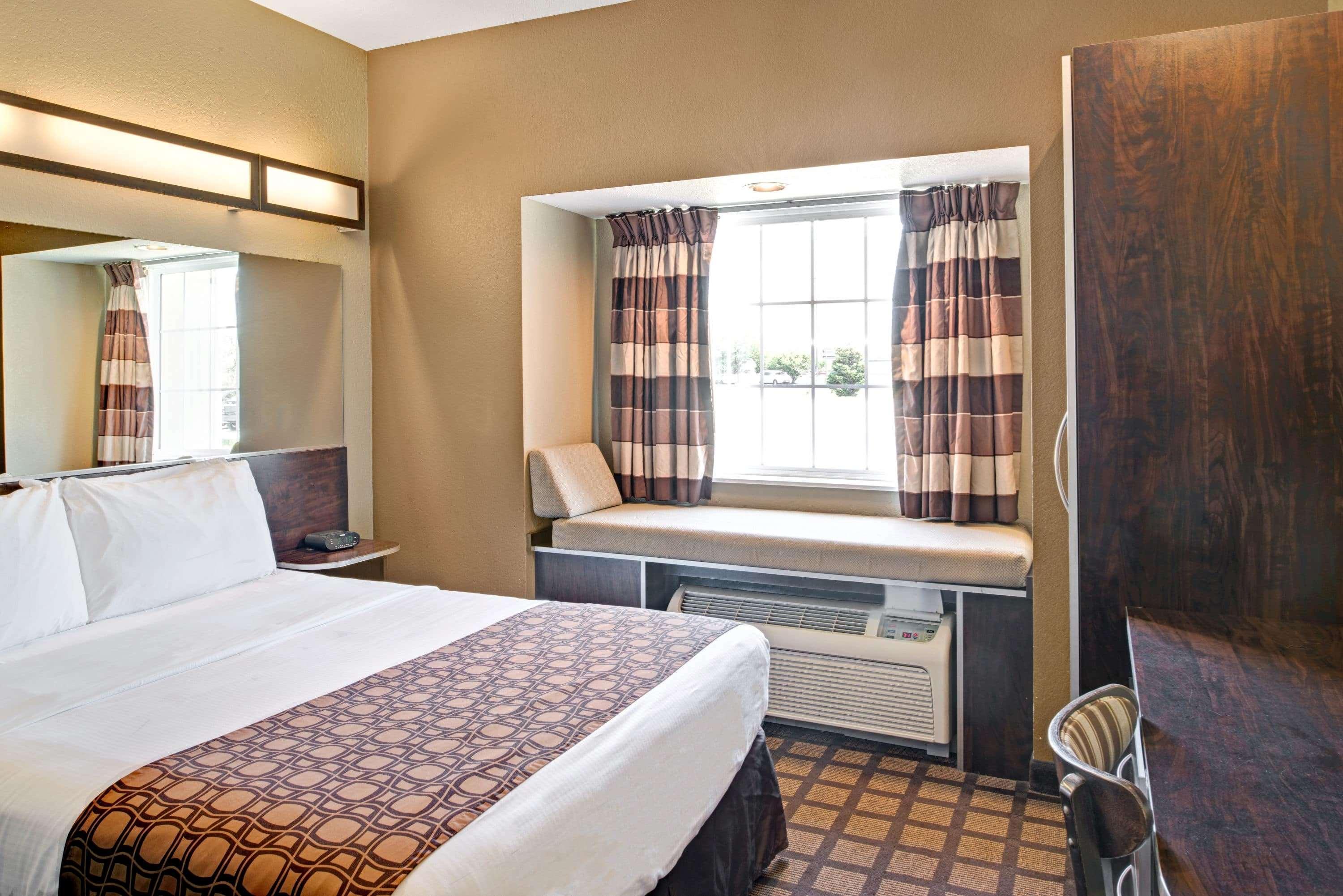 קאונסיל בלאפס Microtel Inn & Suites By Wyndham Bluffs מראה חיצוני תמונה