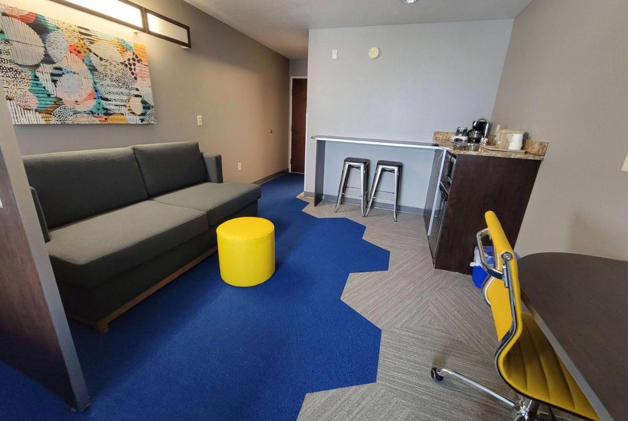 קאונסיל בלאפס Microtel Inn & Suites By Wyndham Bluffs מראה חיצוני תמונה
