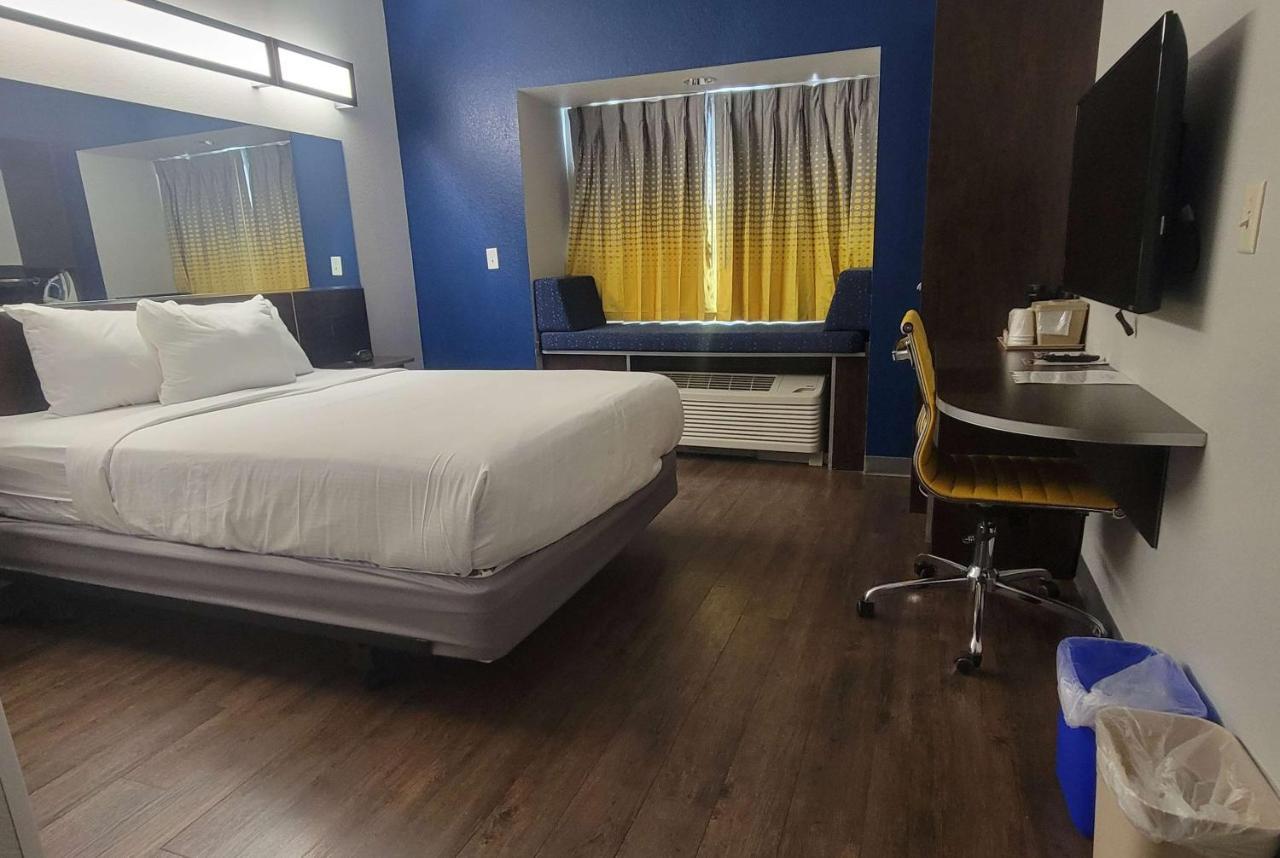 קאונסיל בלאפס Microtel Inn & Suites By Wyndham Bluffs מראה חיצוני תמונה