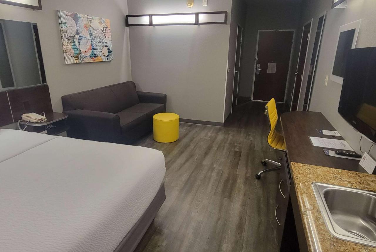קאונסיל בלאפס Microtel Inn & Suites By Wyndham Bluffs מראה חיצוני תמונה