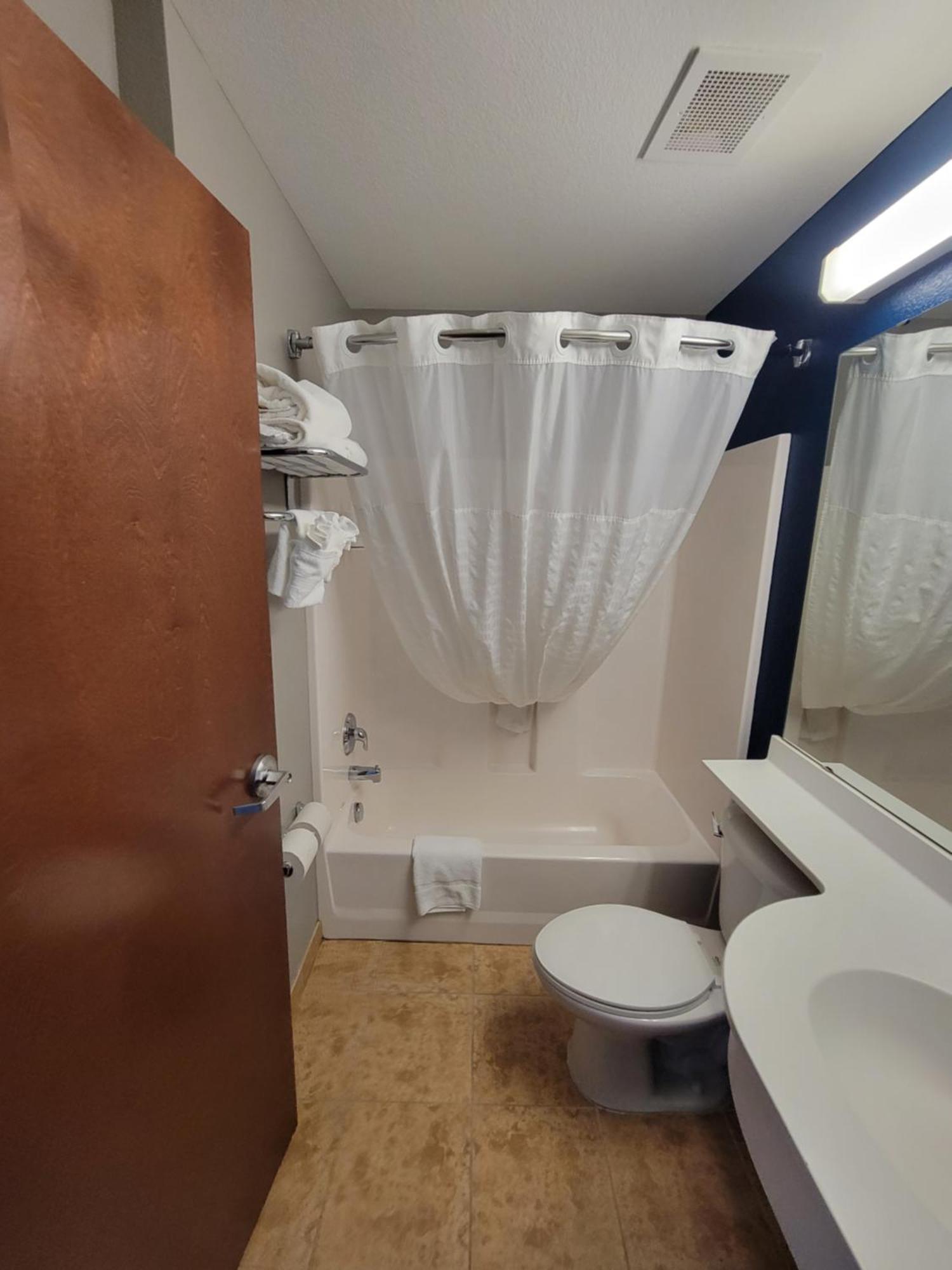 קאונסיל בלאפס Microtel Inn & Suites By Wyndham Bluffs מראה חיצוני תמונה