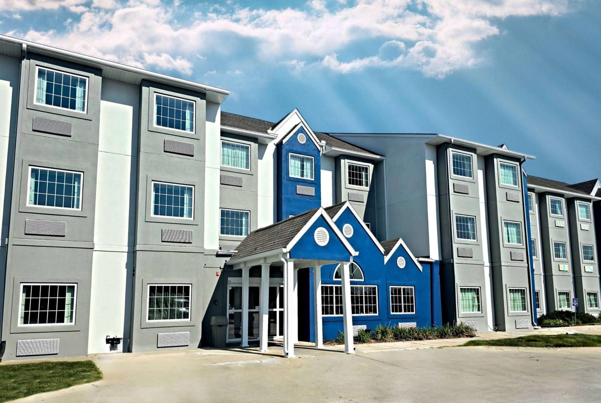 קאונסיל בלאפס Microtel Inn & Suites By Wyndham Bluffs מראה חיצוני תמונה